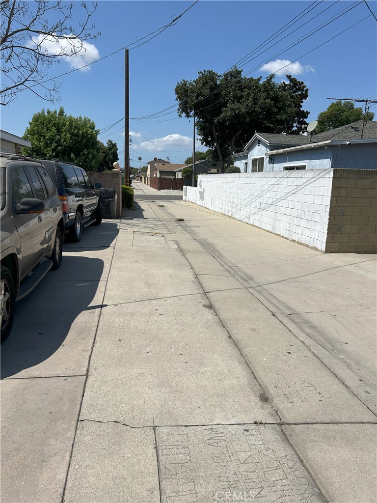 1233 1223 West 33rd Street Property Photo 3