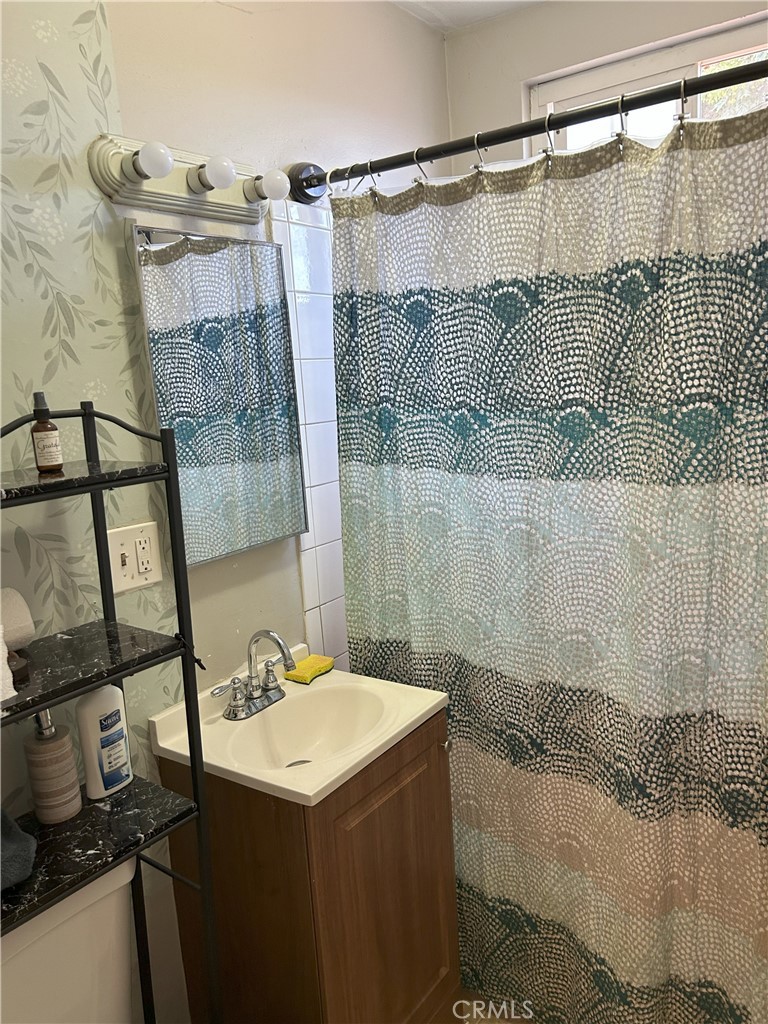 1233 1223 West 33rd Street Property Photo 6