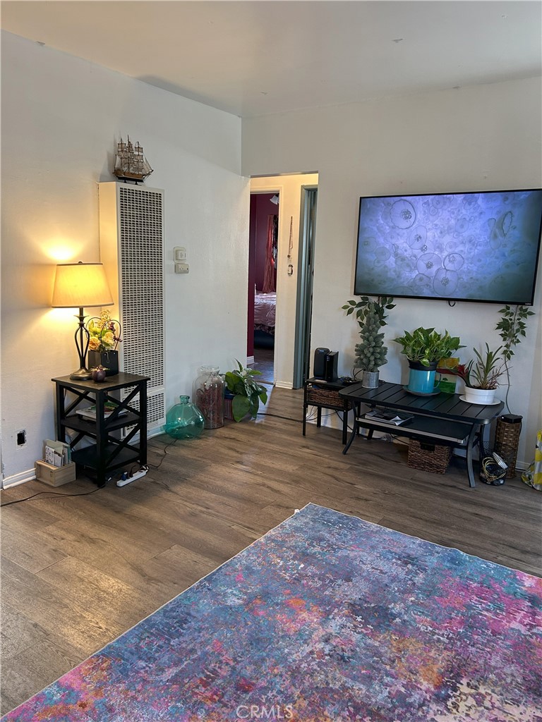 1233 1223 West 33rd Street Property Photo 7