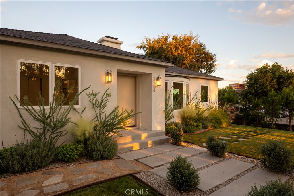 3554 S Sycamore Avenue Property Photo 1