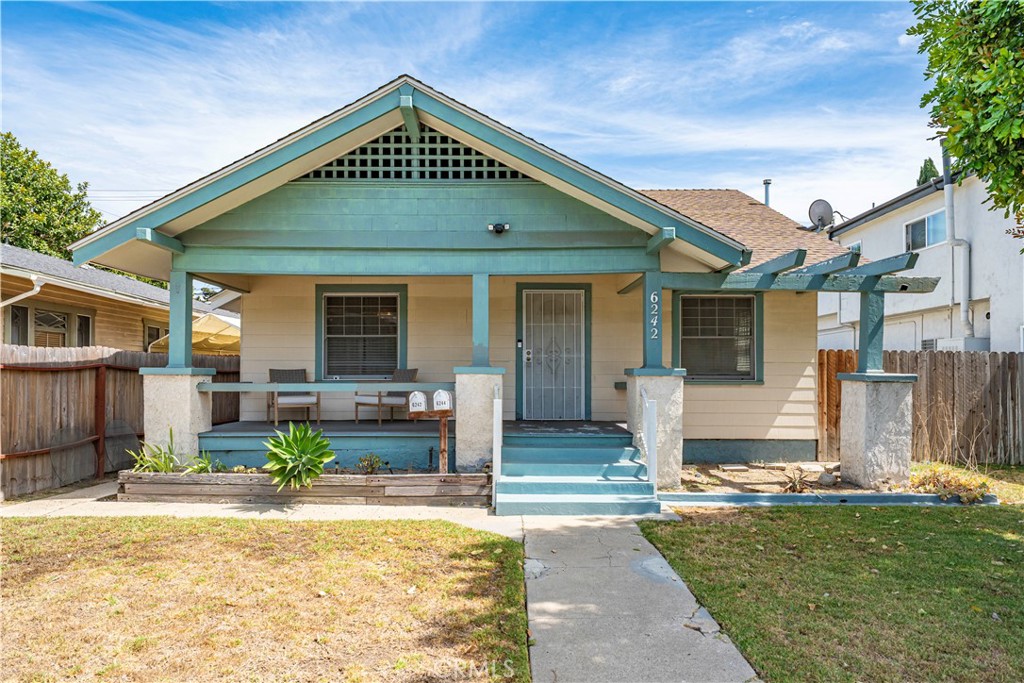 6242 Comstock Ave Property Photo 1