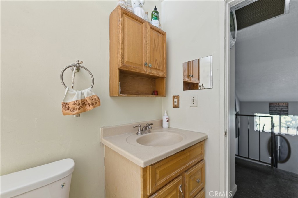 2526 Flower Street Property Photo 10