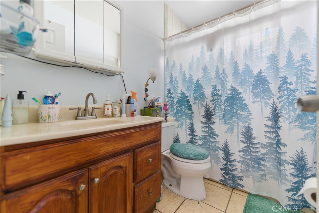 2526 Flower Street Property Photo 16