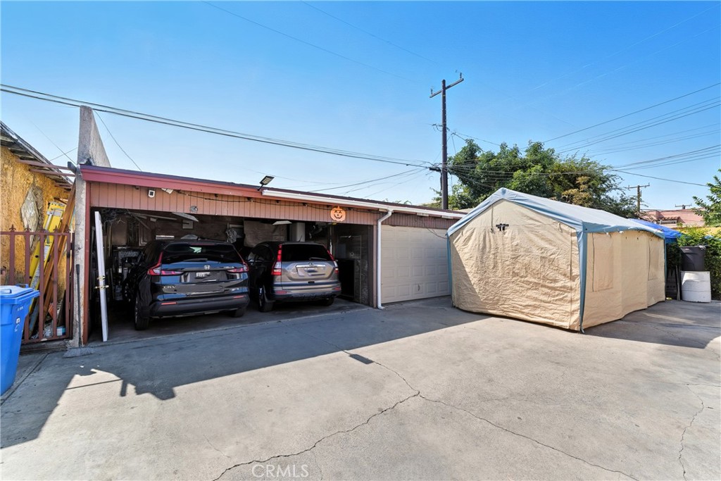 2526 Flower Street Property Photo 18