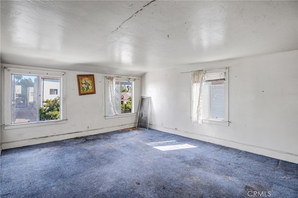 1661 Arlington Avenue Property Photo 7