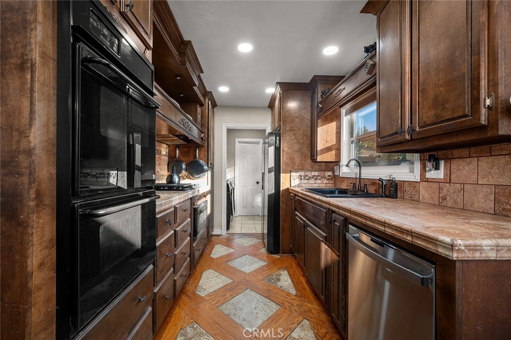 1255 Jadestone Property Photo 5