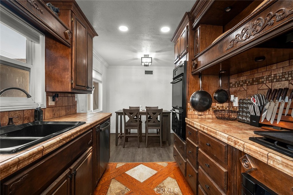 1255 Jadestone Property Photo 8