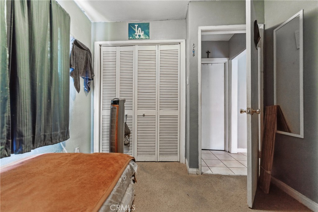 907 E 109th Place Property Photo 7