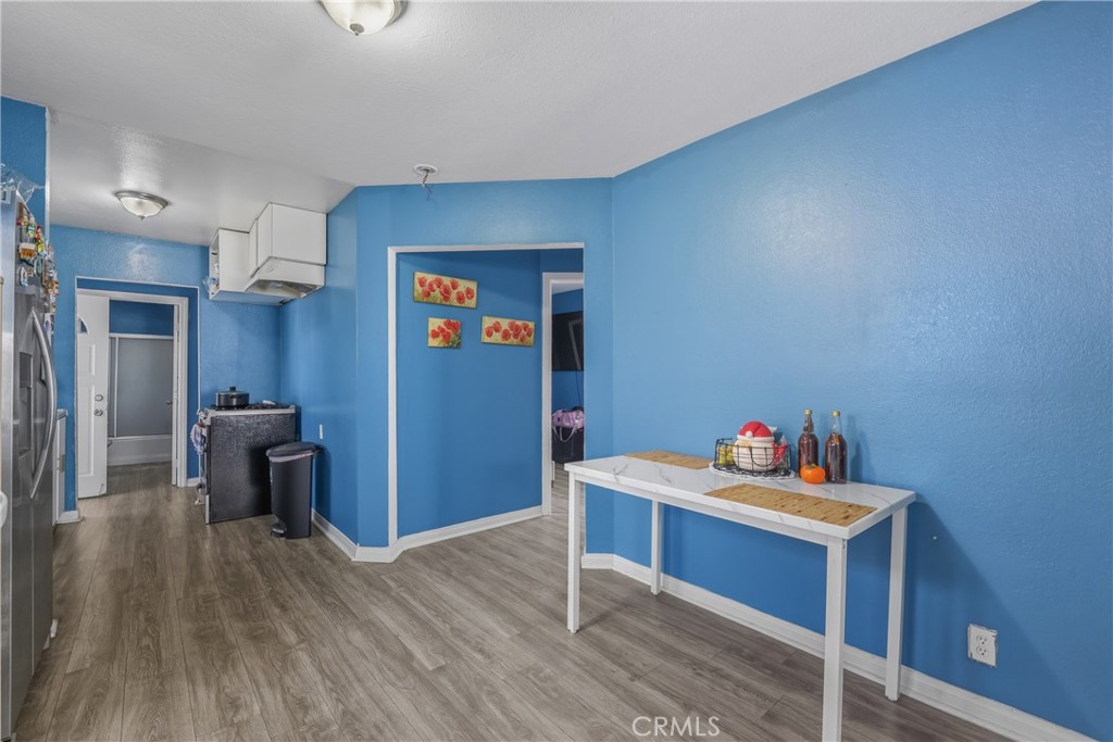 907 E 109th Place Property Photo 17