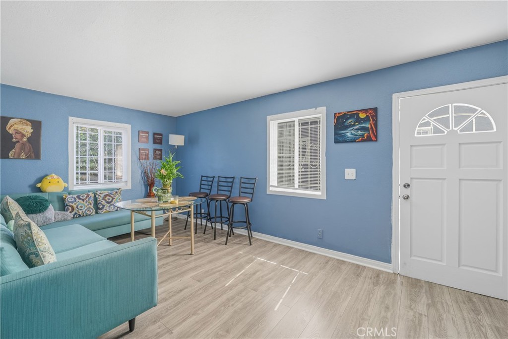 907 E 109th Place Property Photo 18