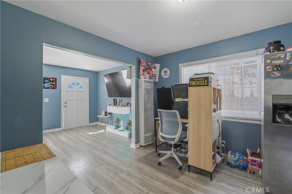 907 E 109th Place Property Photo 20