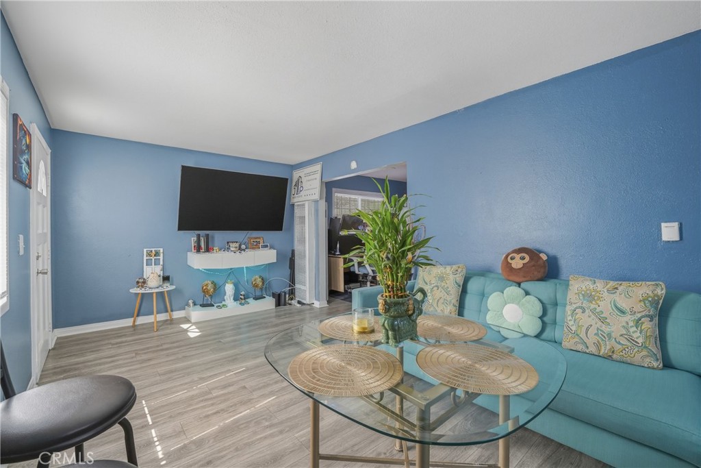 907 E 109th Place Property Photo 23