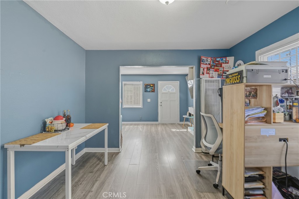 907 E 109th Place Property Photo 25