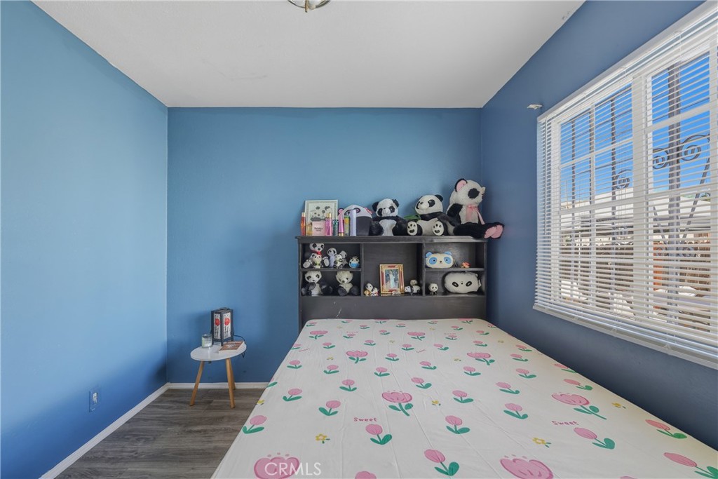 907 E 109th Place Property Photo 26