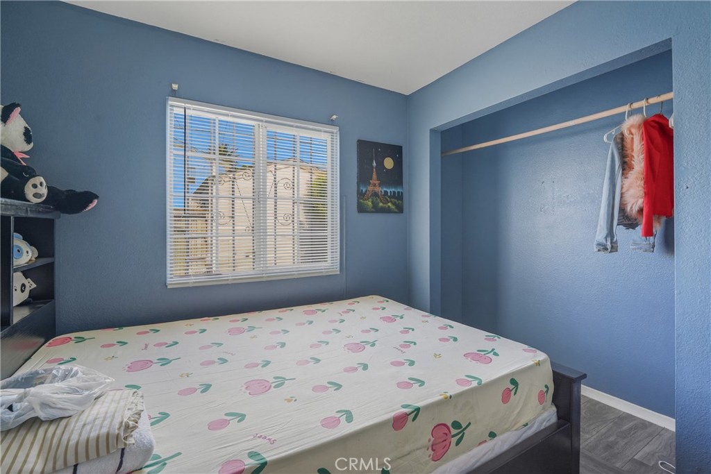 907 E 109th Place Property Photo 29