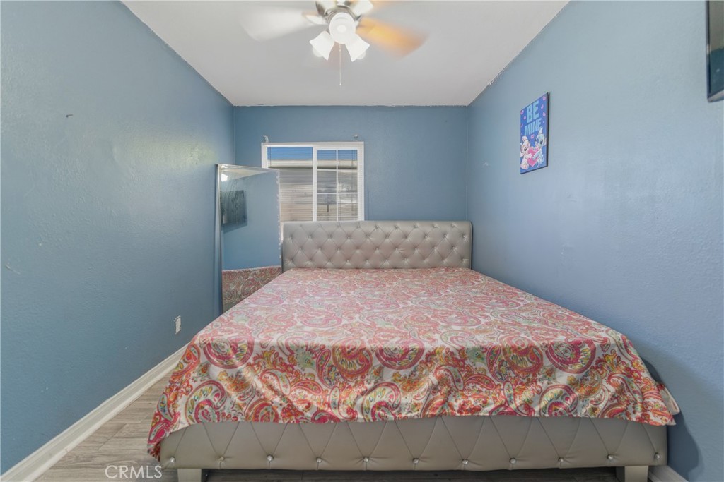 907 E 109th Place Property Photo 33