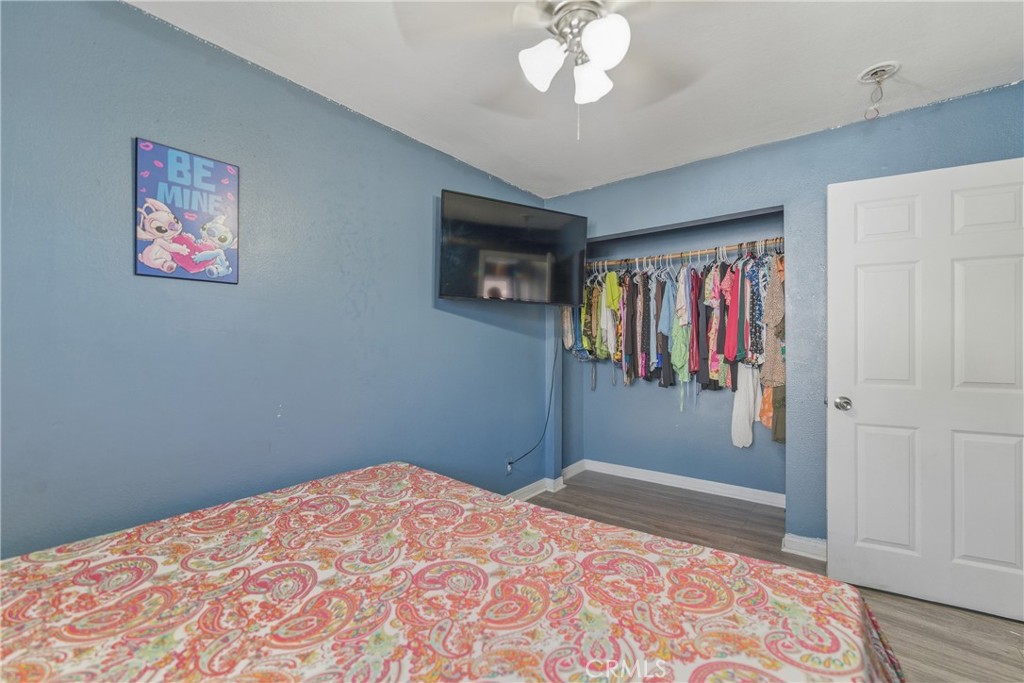 907 E 109th Place Property Photo 34