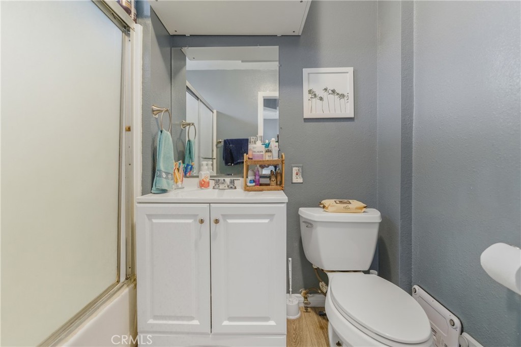 907 E 109th Place Property Photo 37