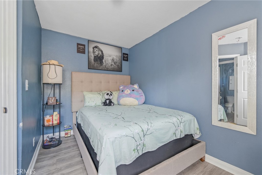 907 E 109th Place Property Photo 38