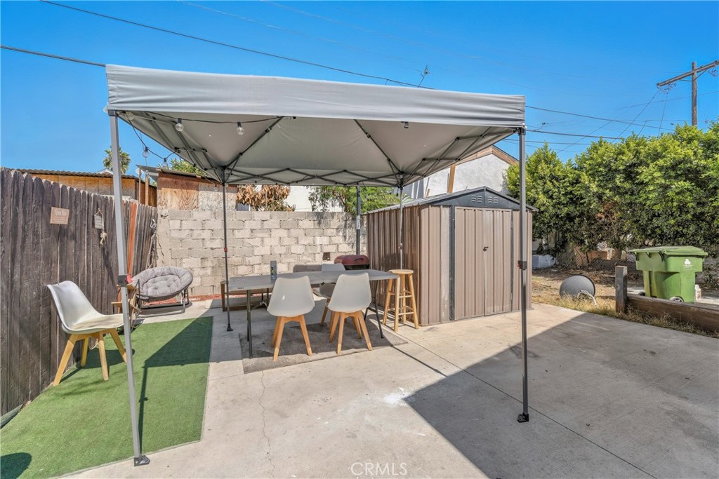 907 E 109th Place Property Photo 43