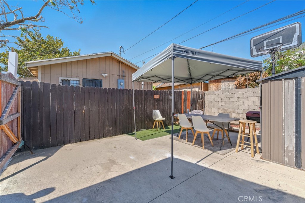 907 E 109th Place Property Photo 45