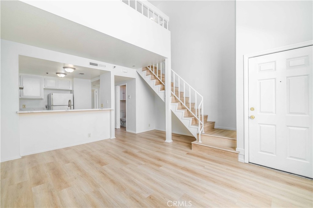 730 W 4th Street 413 Property Photo 1