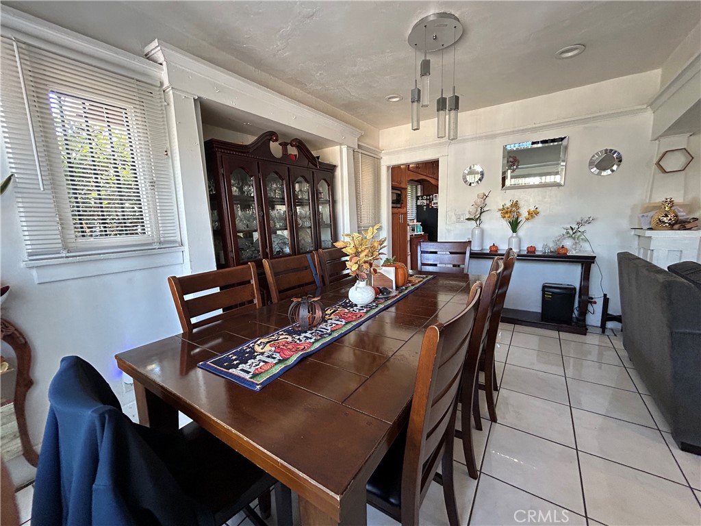 222 W 87th Property Photo 13