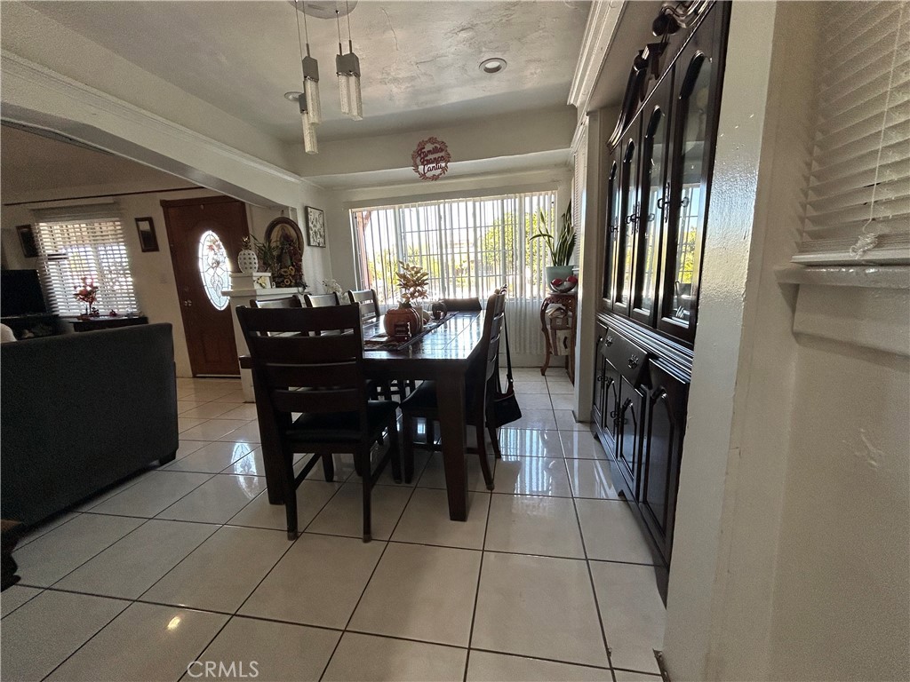 222 W 87th Property Photo 16