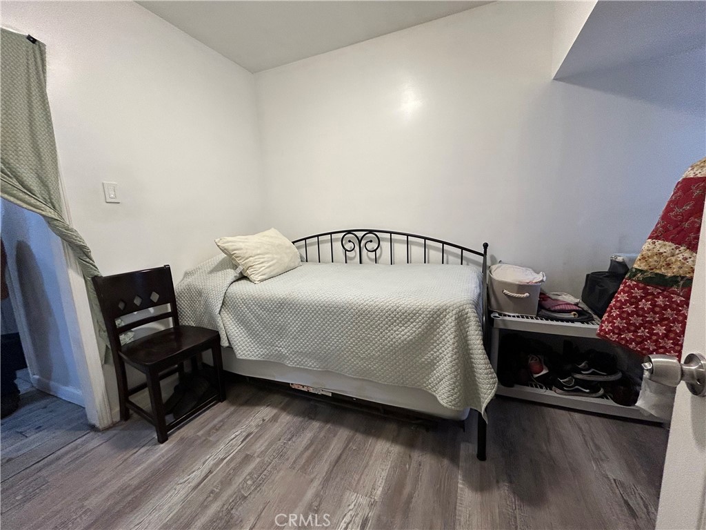 222 W 87th Property Photo 24