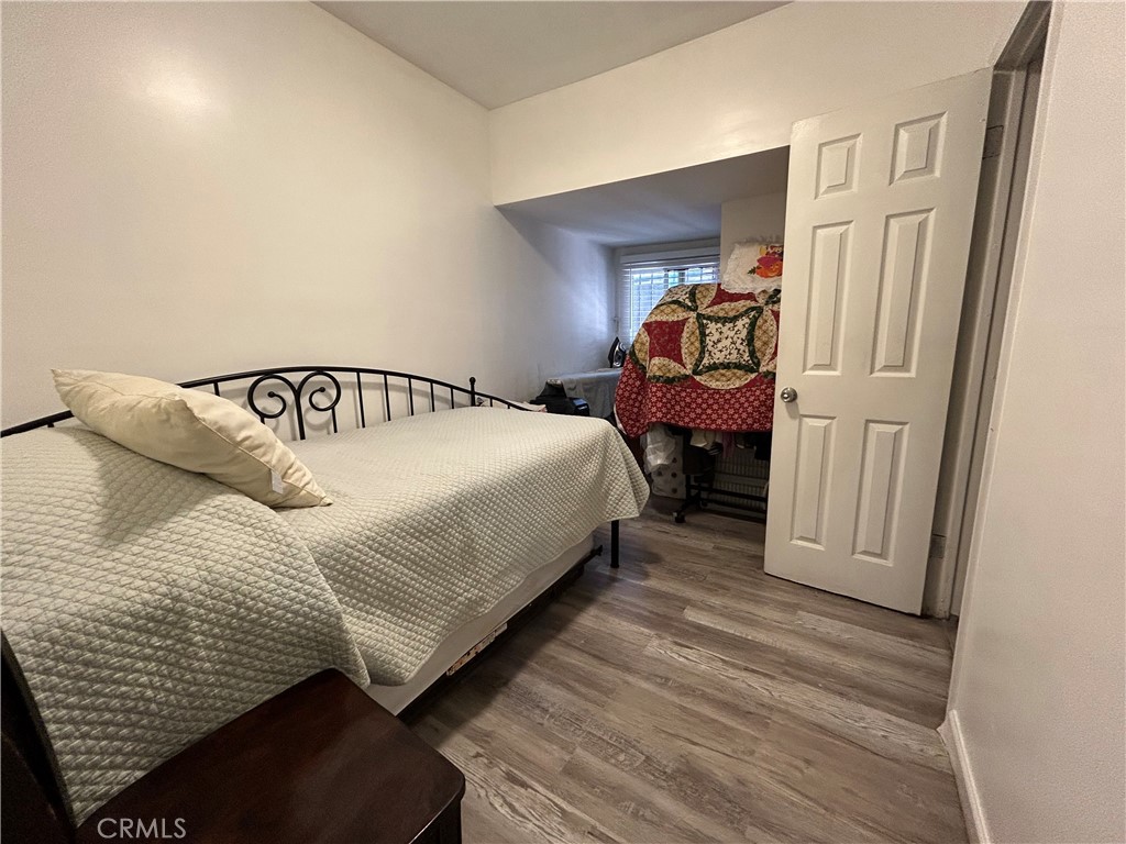 222 W 87th Property Photo 25