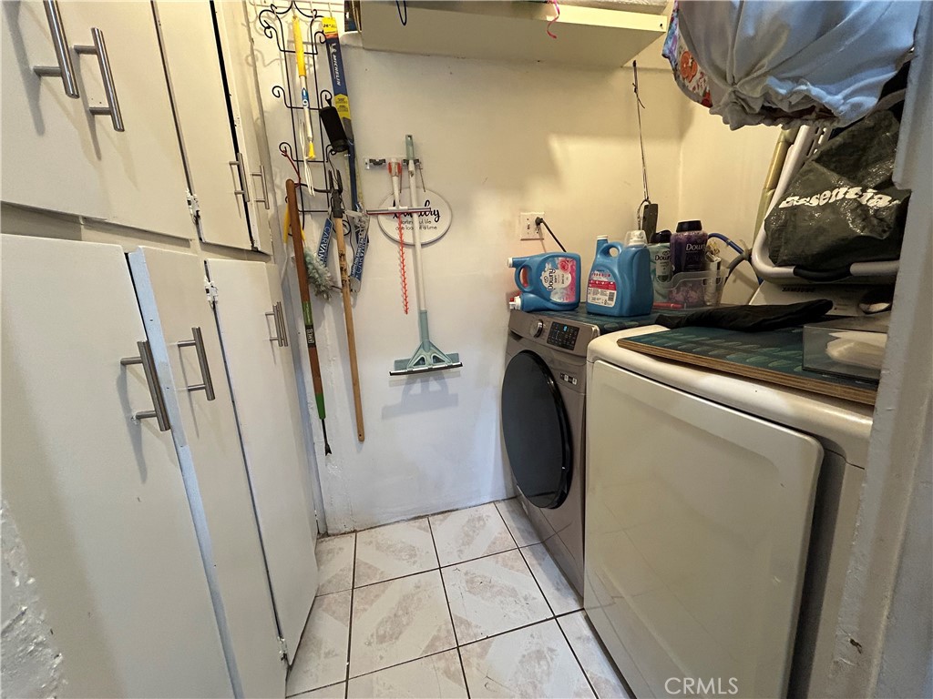 222 W 87th Property Photo 26