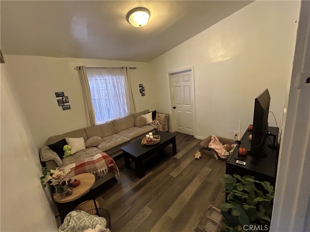 222 W 87th Property Photo 29