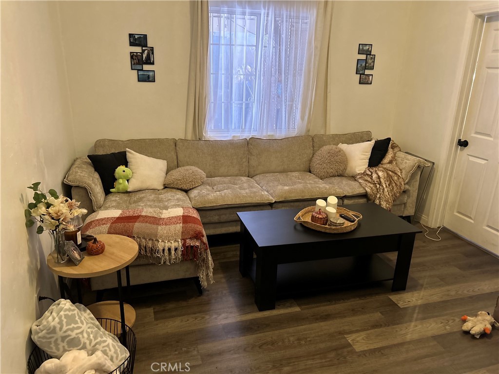 222 W 87th Property Photo 30