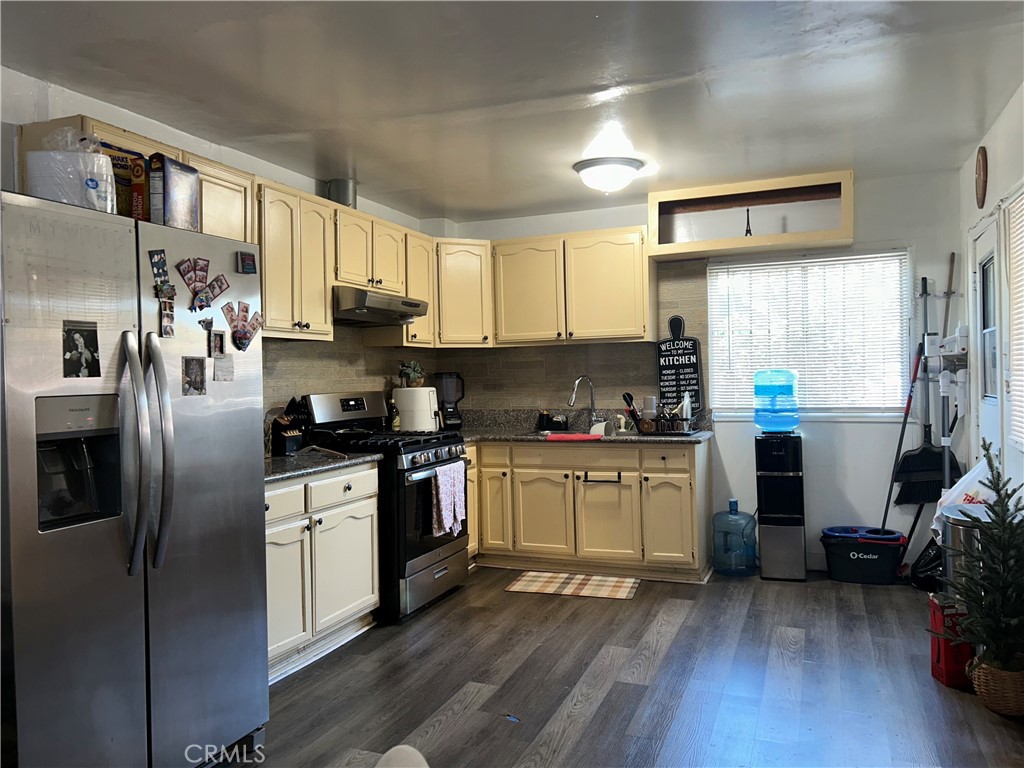 222 W 87th Property Photo 33