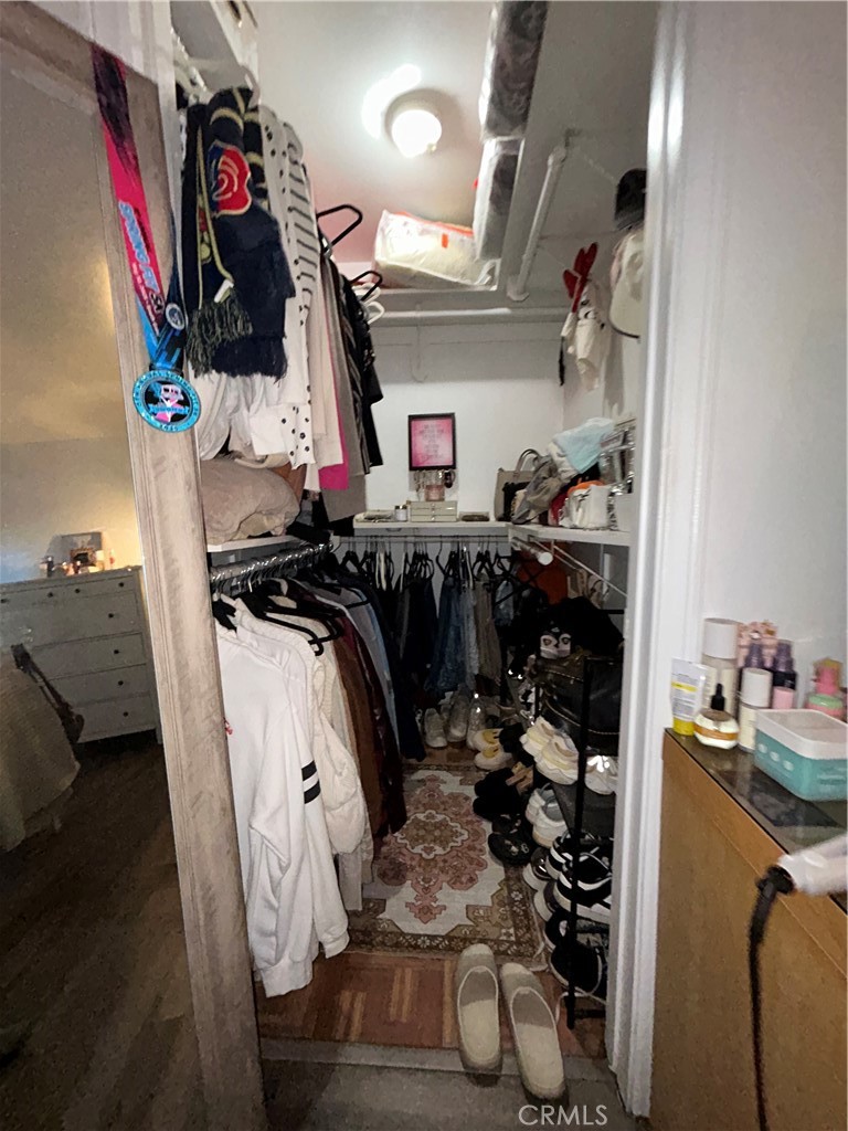 222 W 87th Property Photo 37