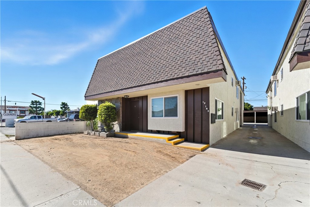 12143 Downey Avenue Property Photo 2