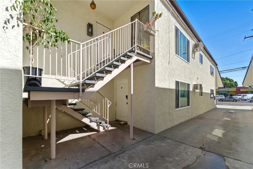 12143 Downey Avenue Property Photo 6