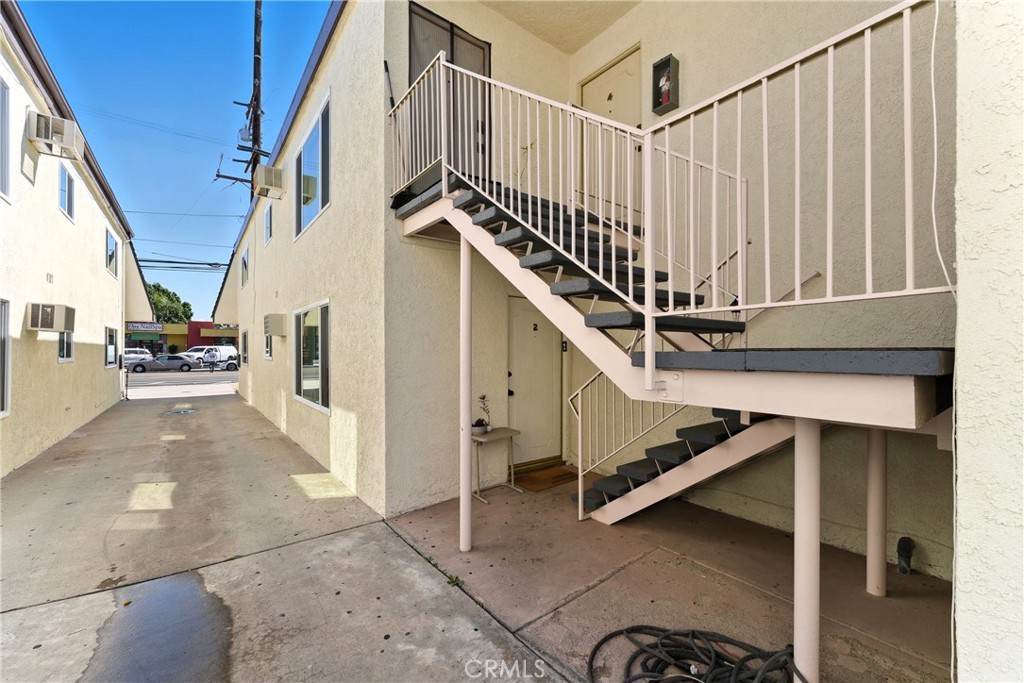 12143 Downey Avenue Property Photo 7