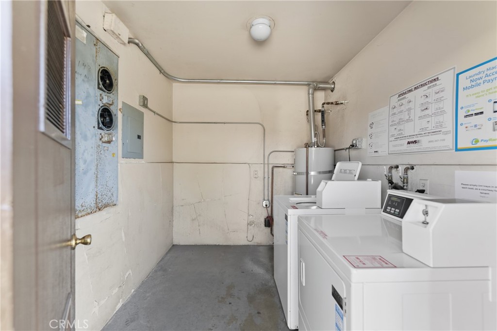 12143 Downey Avenue Property Photo 8