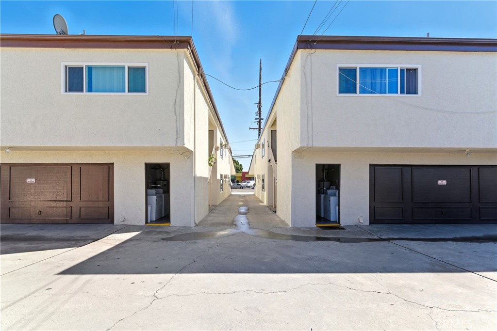 12143 Downey Avenue Property Photo 11