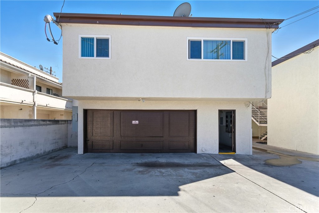 12143 Downey Avenue Property Photo 12