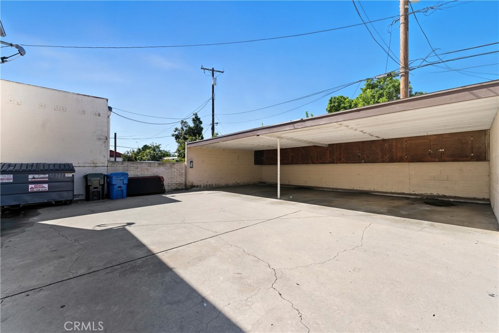 12143 Downey Avenue Property Photo 15