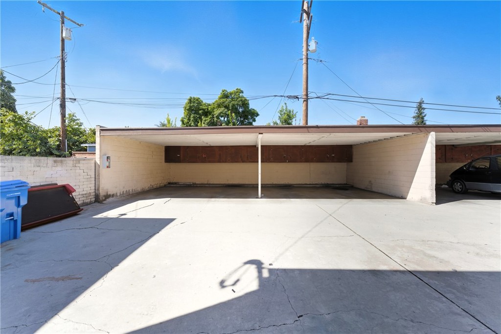 12143 Downey Avenue Property Photo 16