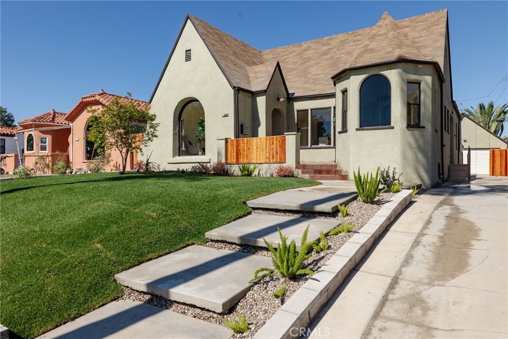 2127 W 76th Property Photo 2