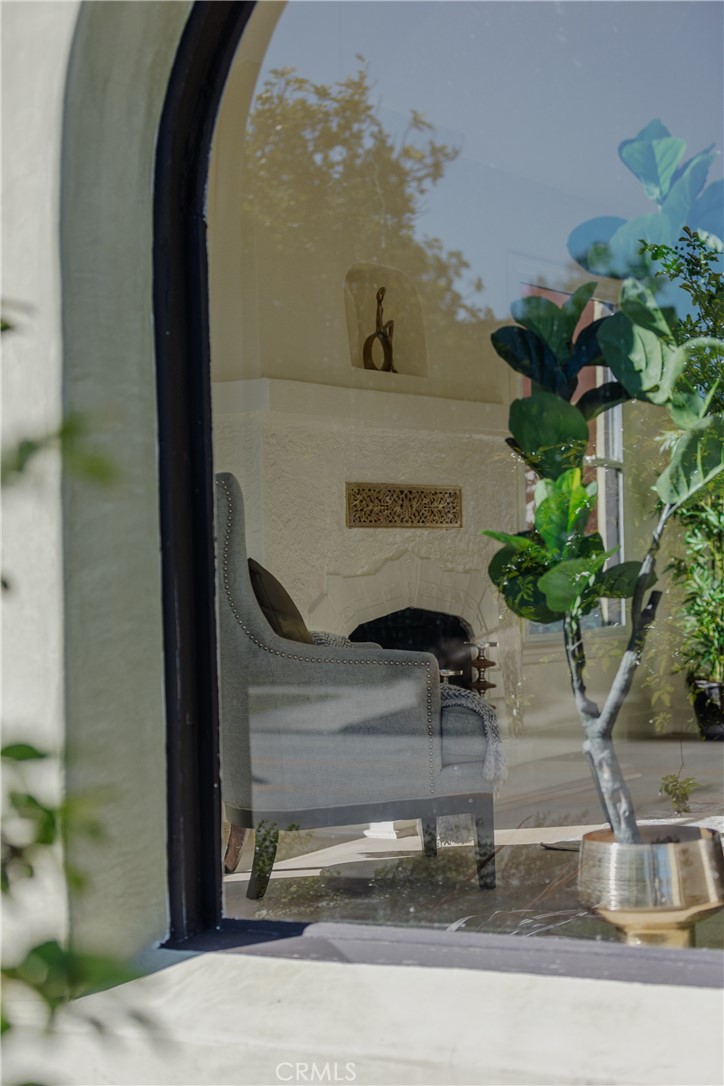 2127 W 76th Property Photo 7