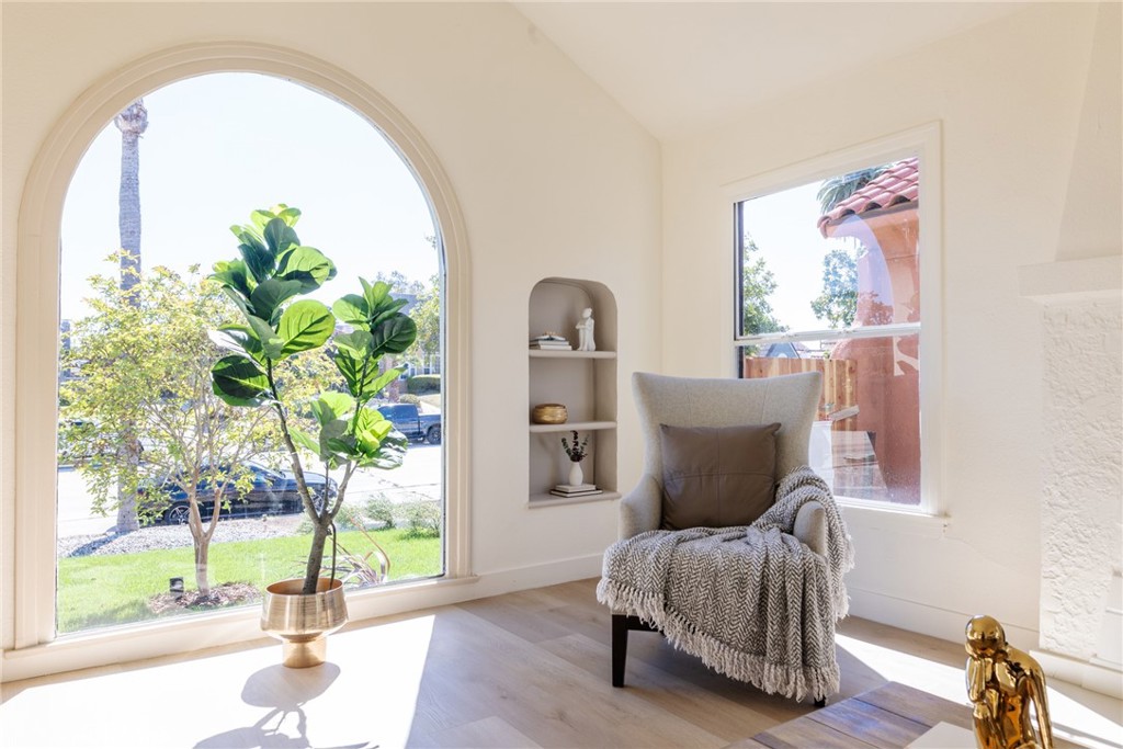 2127 W 76th Property Photo 10