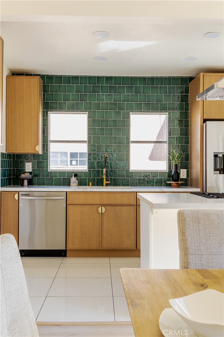 2127 W 76th Property Photo 17