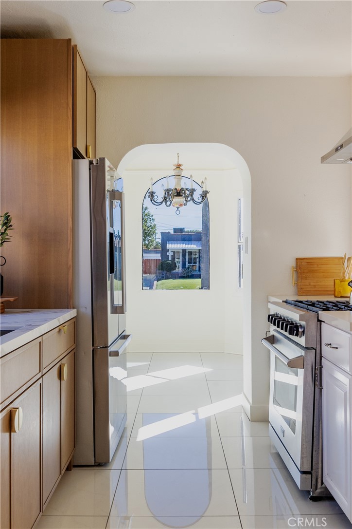 2127 W 76th Property Photo 18