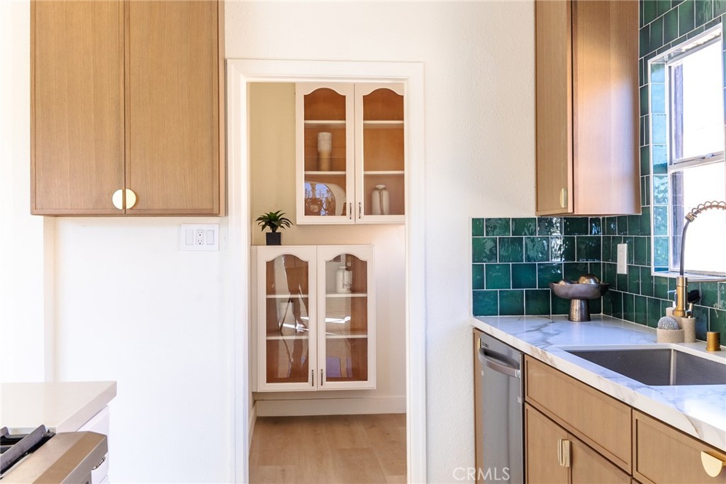 2127 W 76th Property Photo 21