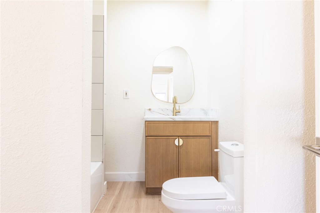 2127 W 76th Property Photo 33